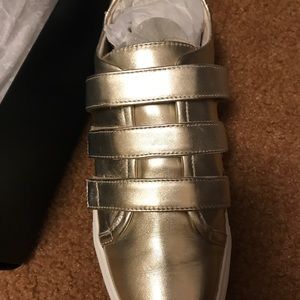 Kenneth Cole Kingcro gold sneakers